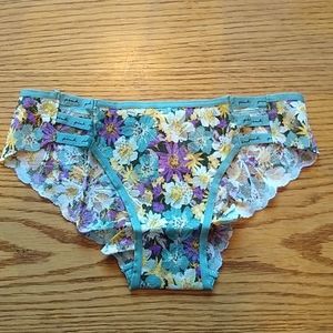 🚨3/$28🚨 NIP-PINK Strappy Lace Panty